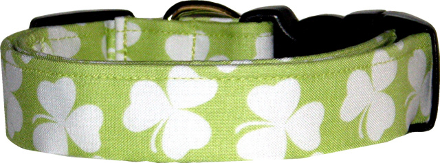 Pale Green Shamrocks Dog Collar